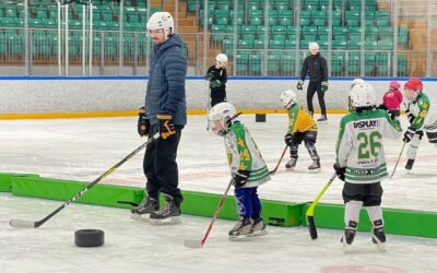 Alle barn, vi gleder oss til oppstarten av skøyte- og hockeyskolen mandag 15. september kl. 17:00